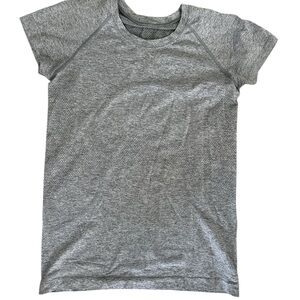 Lululemon Athletica Heather Gray Short Sleeve Tee
